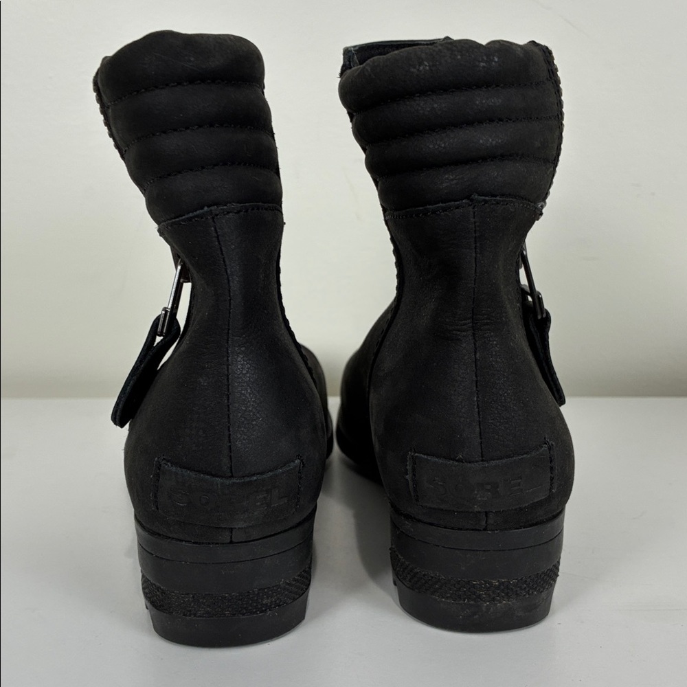 Sorel Women’s 6 Leather Heeled Ankle Booties Panel Zipper Detail Black Moto - Picture 3 of 8